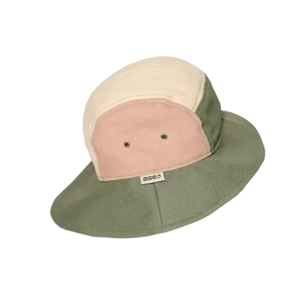 chapeau camper rose et vert